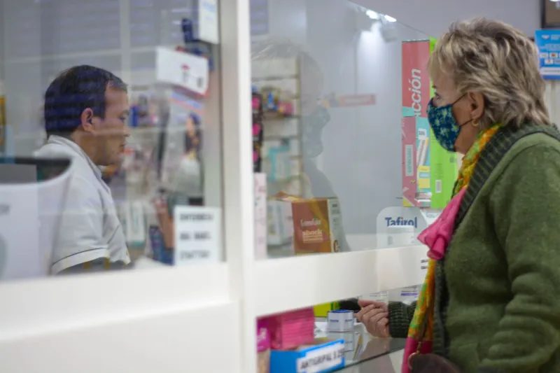 The Free Expert You're Ignoring at the Drugstore: When to Bring Your Meds to the Counter